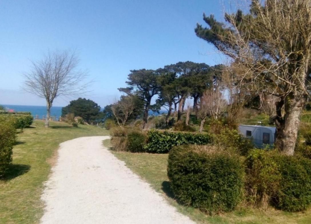 Les Hortensias Grande Tente Familiale Deux Chambres Et Sejour Vue Mer Sur Camping Nature Plestin-les-Grèves エクステリア 写真